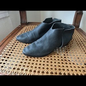 Sevilla Smith gray booties